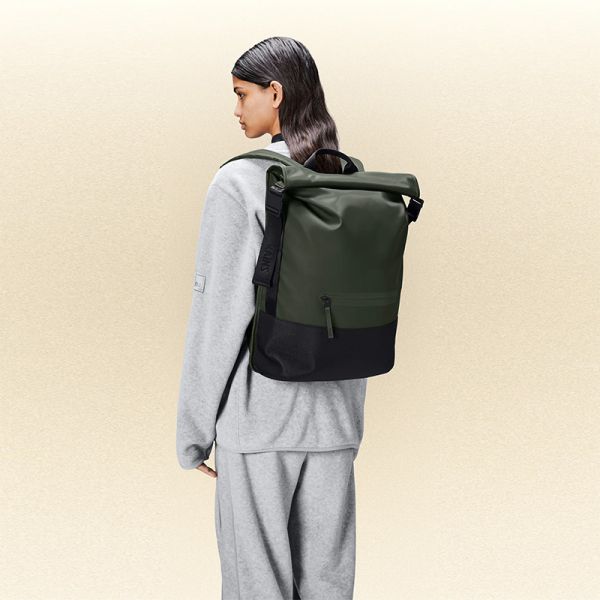 RAINS TRAIL ROLLTOP BACKPACK GREEN  